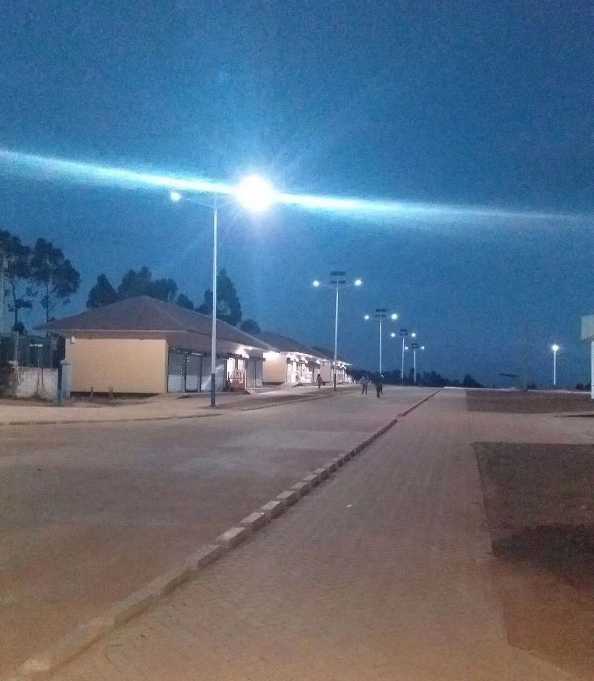 秭归县非洲科特迪瓦太阳能路灯工程